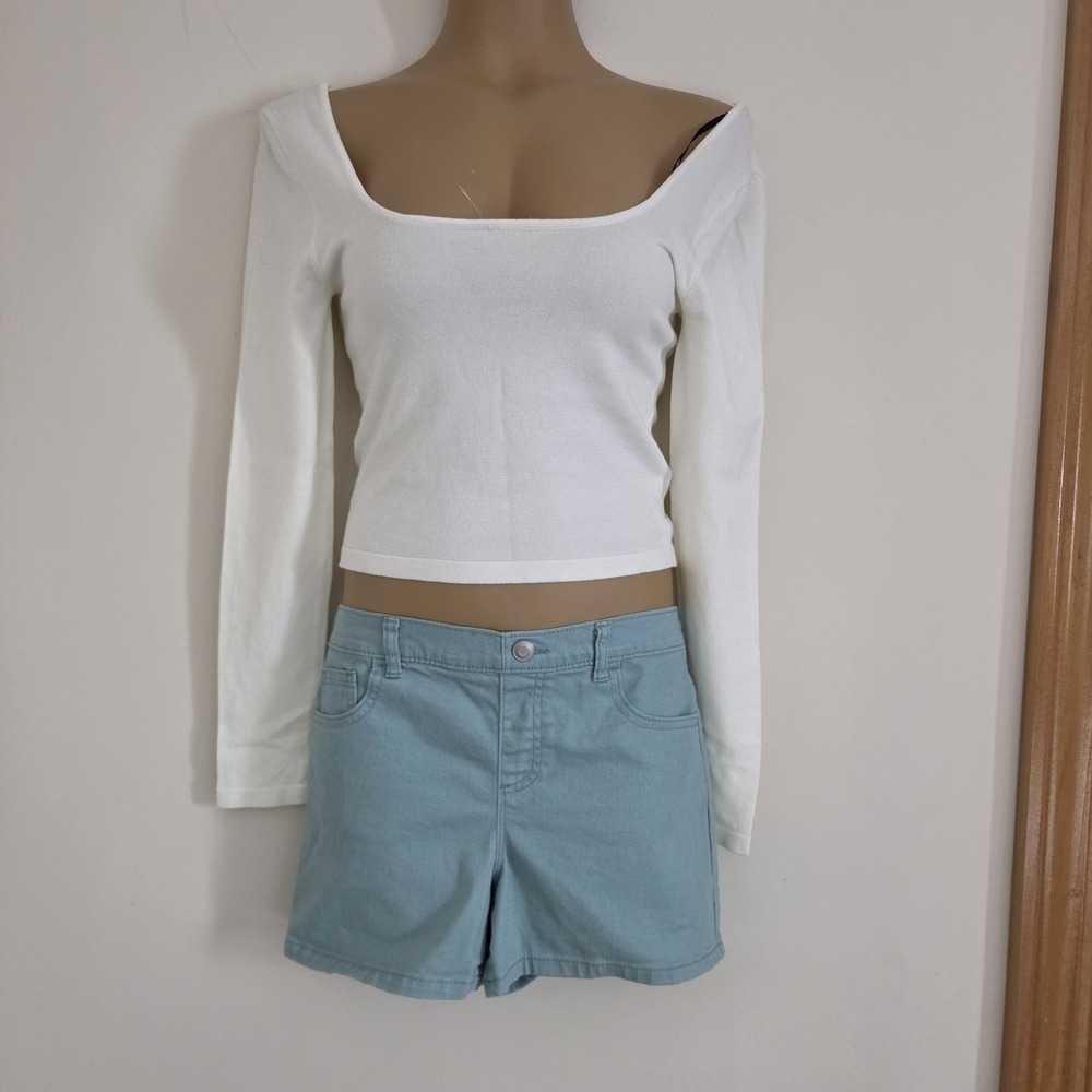 Forever 21 Cream Long Sleeve Crop Top Scoop Neck Size L - Picture 2 of 4